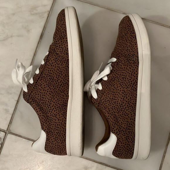 OLD NAVY Cheetah Sneakers - Picture 5 of 6